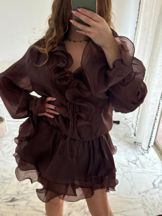 Robe fluide à volants et fleurs 3D