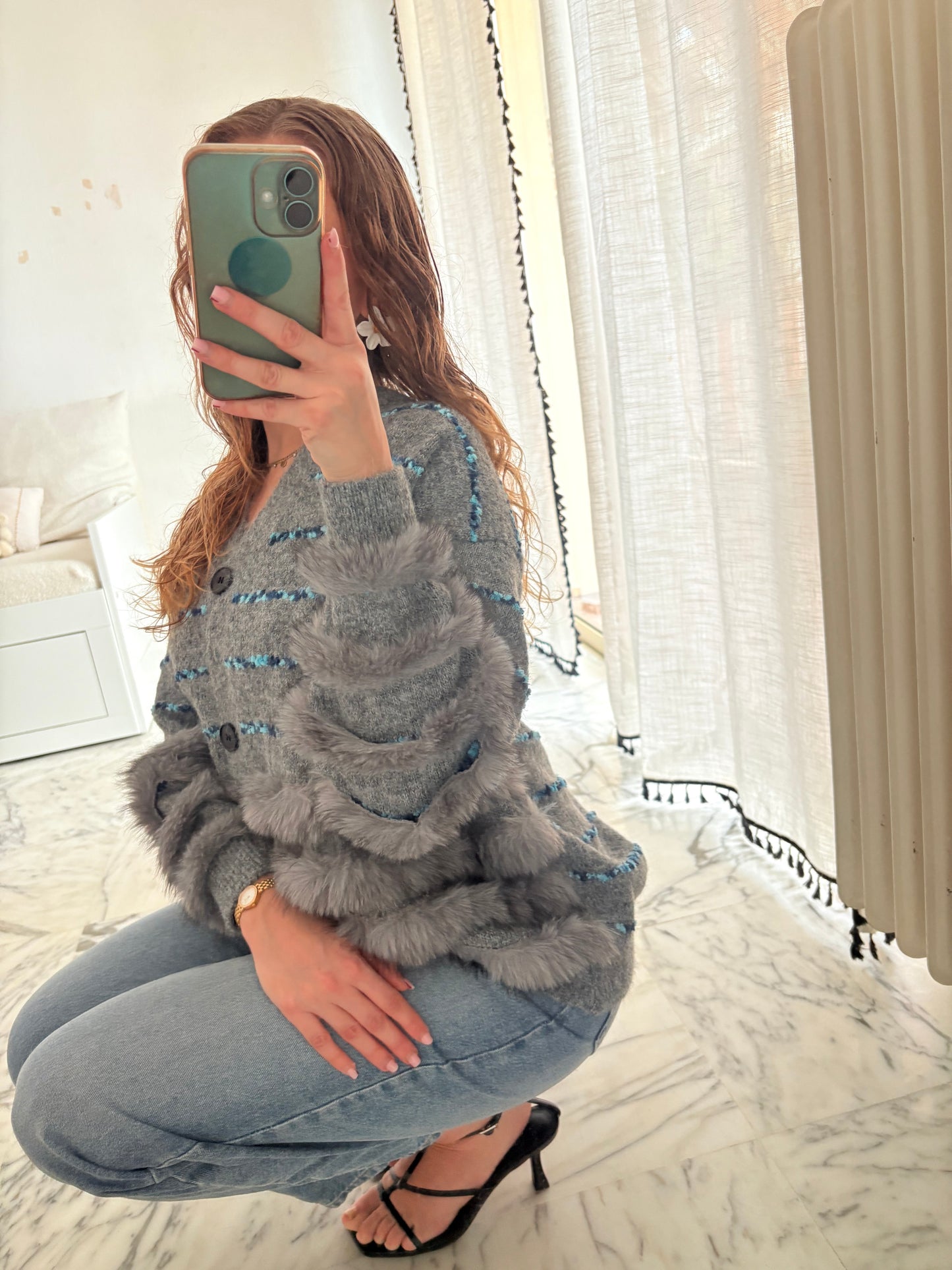 Cardigan en maille avec bandes et fourrure