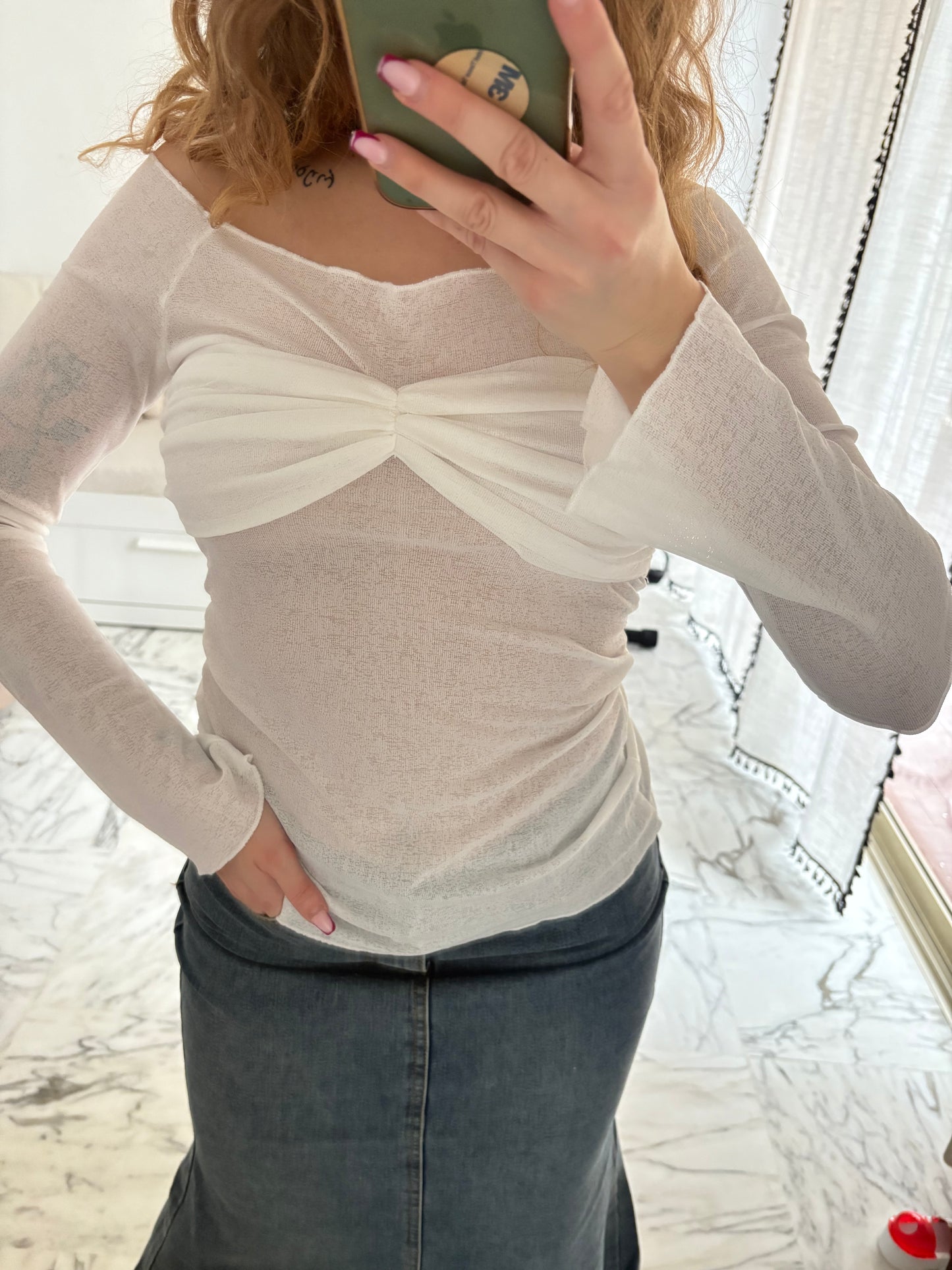 T-shirt transparent